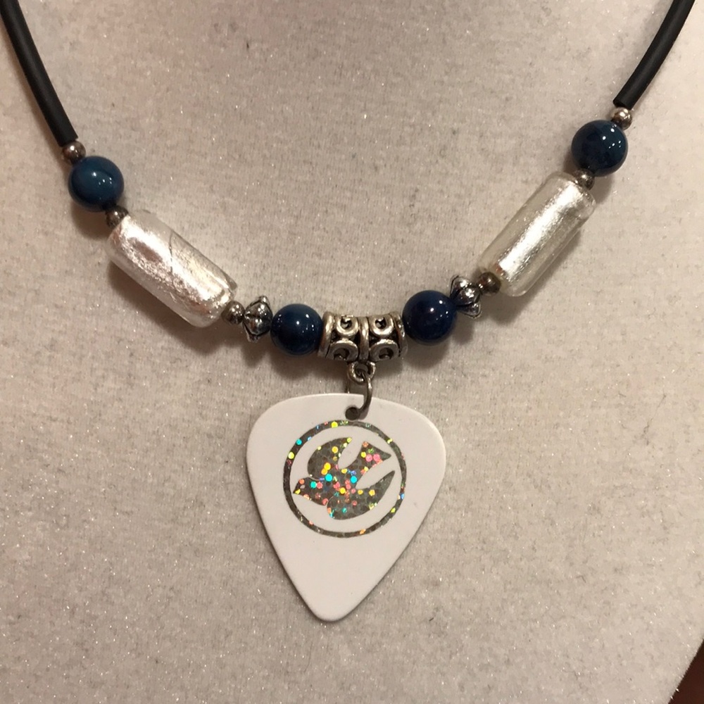 🎸Guitar Pick Wear Silver Dove Guitar Pick Necklace Blue Agates OOAK 18.5 inches